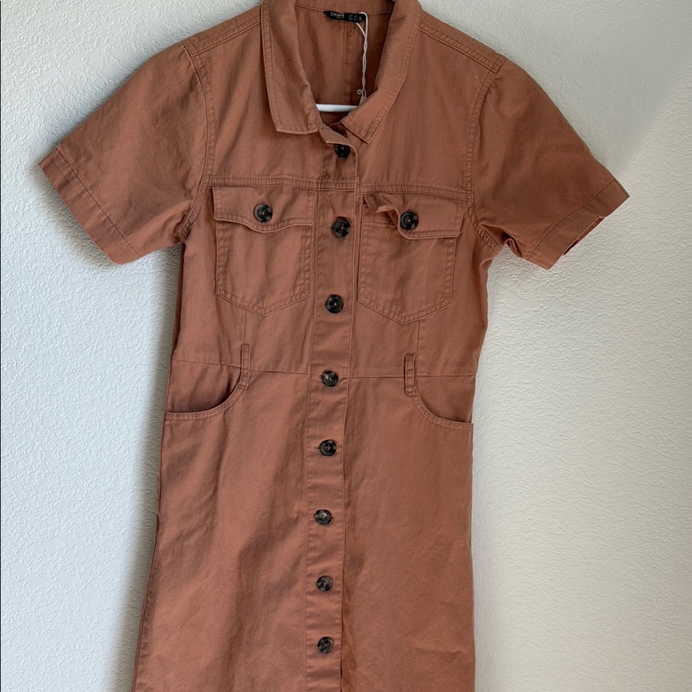 Brown Mini Dress with Mandarin Collar and Short Sleeves - Picture 9 of 11